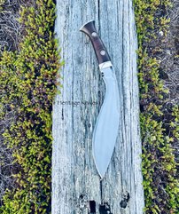 Heritage Knives Nepal, M43 Kukri Fat, tank crew. Handforged in the himalayas. Based on the antique pattern and an ideal knife for outdoor use in nature, camping, bushcraft, hunting, military, army . Oil quenched, heat treat and quality materials. Kilatools.com, bushcraft.
